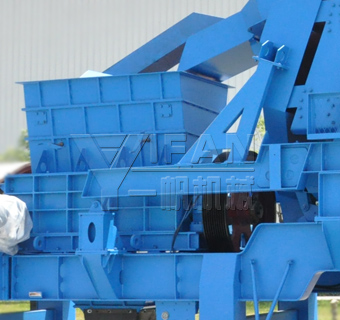 移動(dòng)齒輥破碎機(jī)構(gòu)造