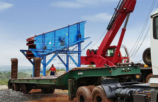 振動(dòng)篩完成吊裝 振動(dòng)篩完成吊裝